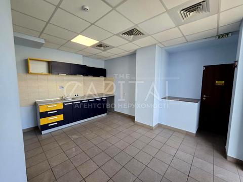 комерційна за адресою Польова вул., 24