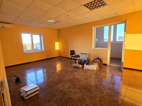 комерційна за адресою В'ячеслава Чорновола вул. (Войкова), 10