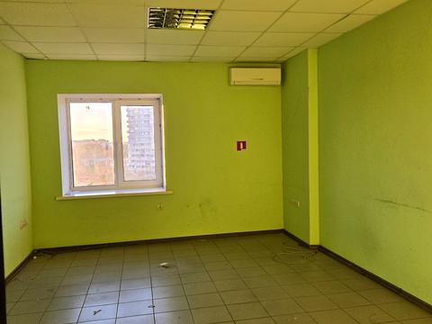 комерційна за адресою В'ячеслава Чорновола вул. (Войкова), 10