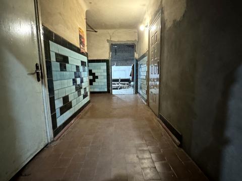 комерційна за адресою Миру, 1