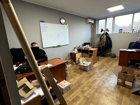 комерційна за адресою Миру, 1