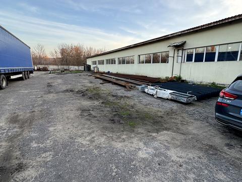 комерційна за адресою Миру, 1