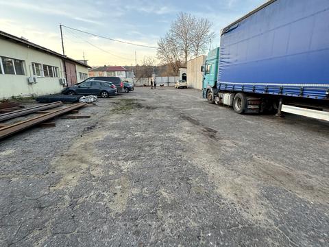 комерційна за адресою Миру, 1