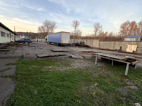 комерційна за адресою Миру, 1