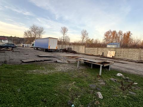 комерційна за адресою Миру, 1