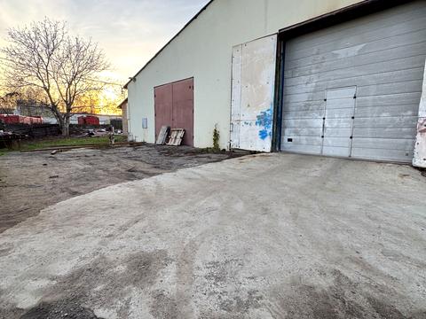 комерційна за адресою Миру, 1