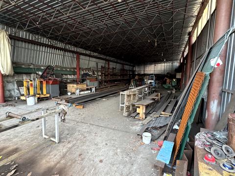 комерційна за адресою Миру, 1