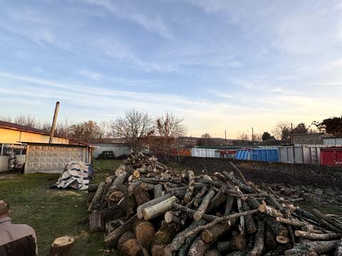 комерційна за адресою Миру, 1