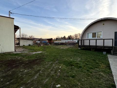 комерційна за адресою Миру, 1