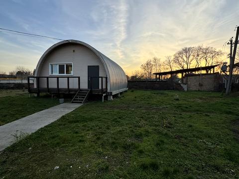 комерційна за адресою Миру, 1