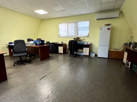 комерційна за адресою Миру, 1