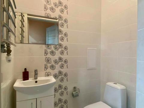 комерційна за адресою Костя Левицького вул., 19а