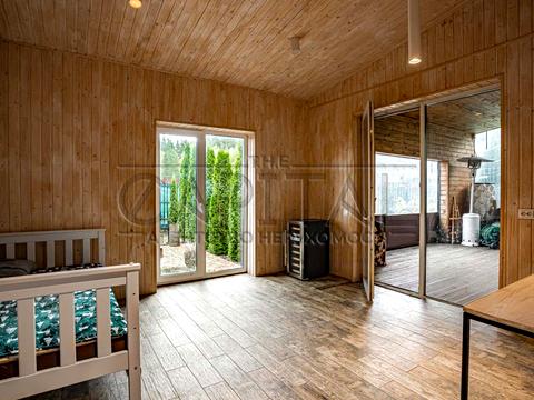 будинок за адресою Центральна, 1