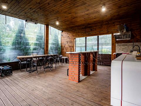 будинок за адресою Центральна, 1