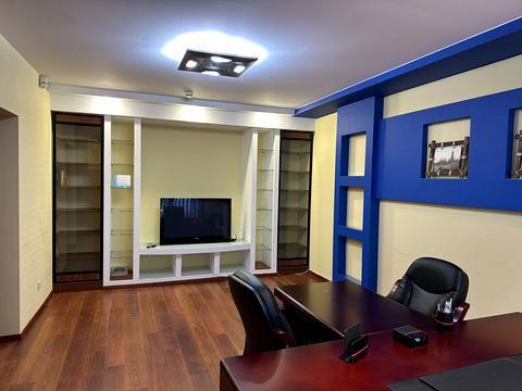 комерційна за адресою Раїси Окіпної вул., 4-А