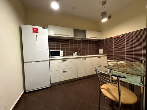 комерційна за адресою Раїси Окіпної вул., 4-А