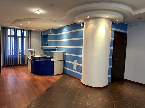 комерційна за адресою Раїси Окіпної вул., 4-А