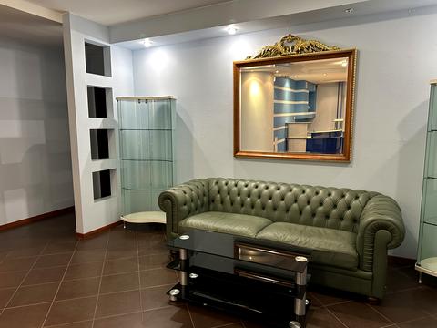 комерційна за адресою Раїси Окіпної вул., 4-А