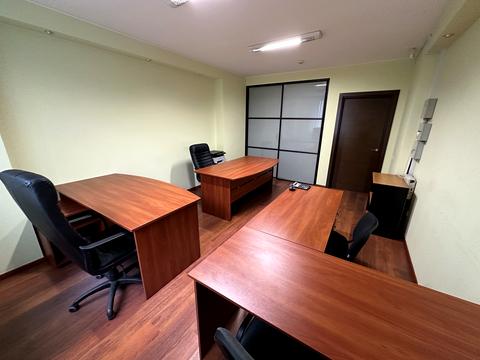 комерційна за адресою Раїси Окіпної вул., 4-А