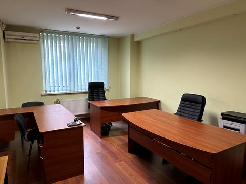комерційна за адресою Раїси Окіпної вул., 4-А