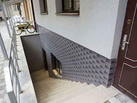 комерційна за адресою Михайла Мулика вул. (Гаркуші), 38