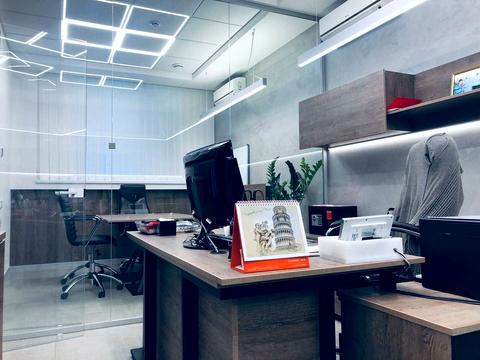 комерційна за адресою Лазаряна вул., 22