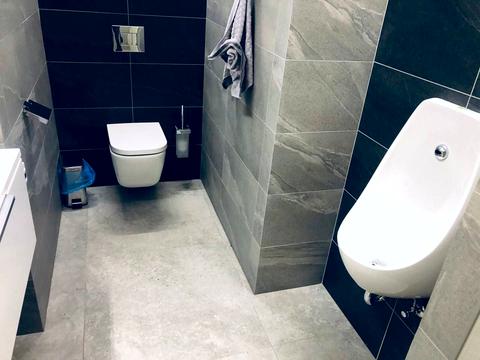 комерційна за адресою Лазаряна вул., 22