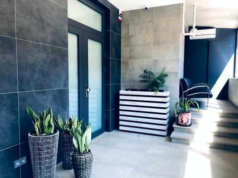 комерційна за адресою Лазаряна вул., 22