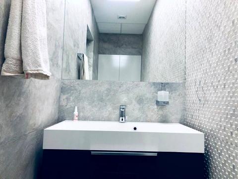 комерційна за адресою Лазаряна вул., 22