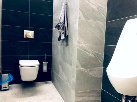 комерційна за адресою Лазаряна вул., 22