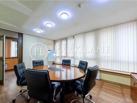 комерційна за адресою Лютеранська вул., 10-А