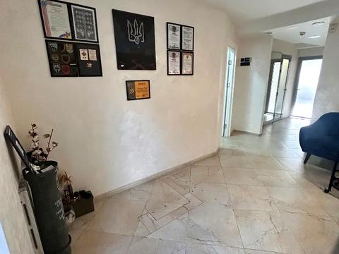 комерційна за адресою Старокозацька вул. (Комсомольська), 21