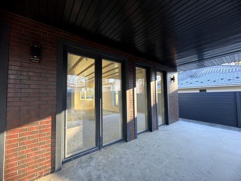 дом по адресу Евгения Коновальца ул.