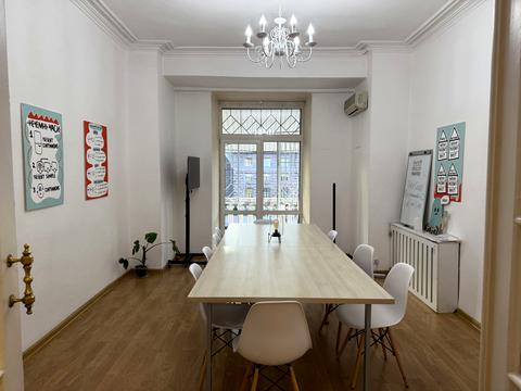 комерційна за адресою Хрещатик вул. (Kreschatic), 21