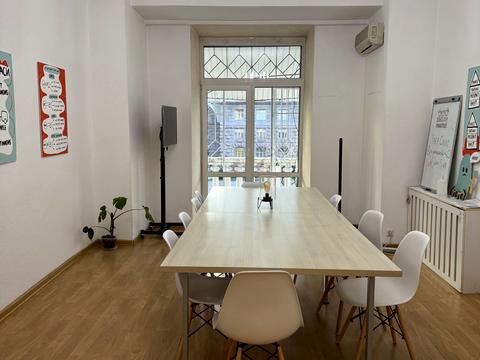 комерційна за адресою Хрещатик вул. (Kreschatic), 21