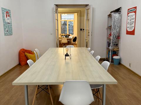 комерційна за адресою Хрещатик вул. (Kreschatic), 21