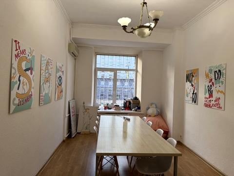 комерційна за адресою Хрещатик вул. (Kreschatic), 21