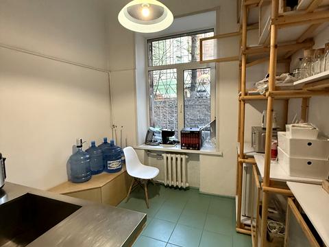 комерційна за адресою Хрещатик вул. (Kreschatic), 21