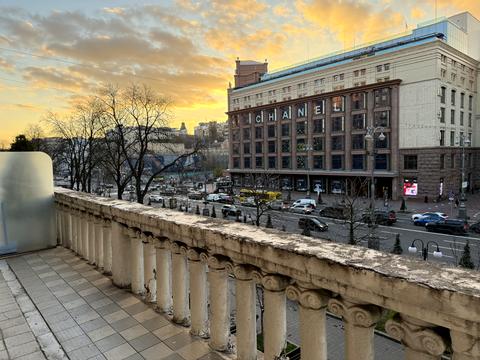 комерційна за адресою Хрещатик вул. (Kreschatic), 21