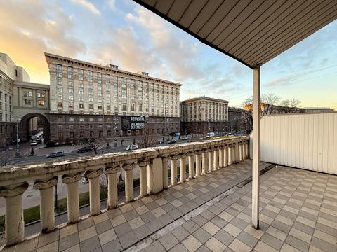 комерційна за адресою Хрещатик вул. (Kreschatic), 21