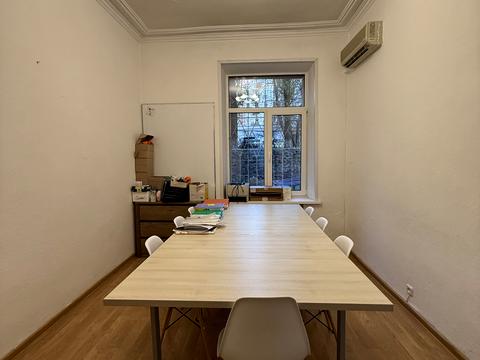 комерційна за адресою Хрещатик вул. (Kreschatic), 21