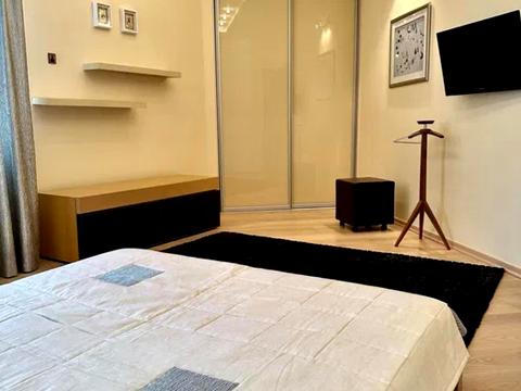 квартира по адресу Александра Олеся ул., 25д