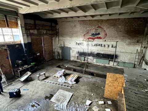 комерційна за адресою Приколійна вул., 21