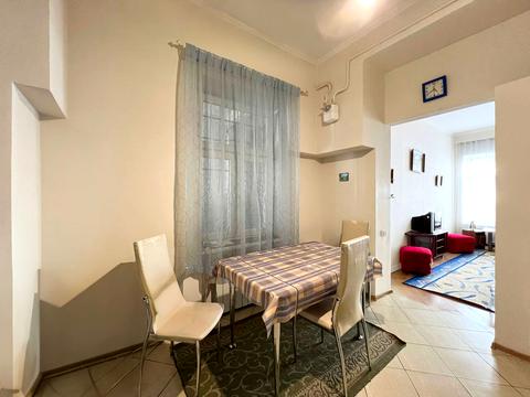 квартира за адресою Пантелеймона Куліша вул., 35