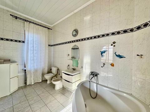 комерційна за адресою Зоряний пров., 9/2