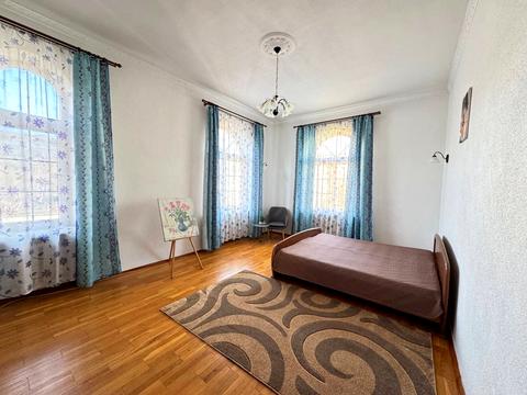 комерційна за адресою Зоряний пров., 9/2