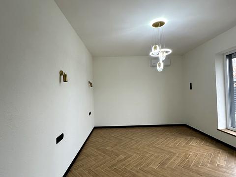 будинок за адресою Бориса Лятошинського вул. (1 Травня), 12