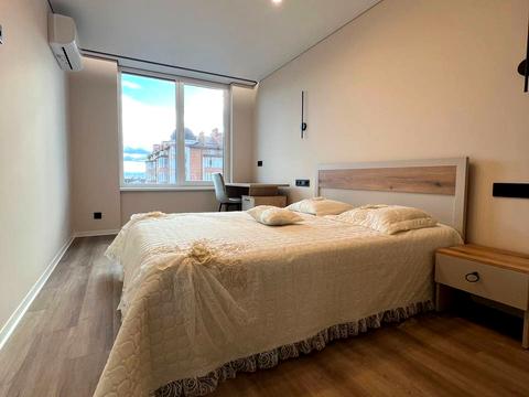 квартира за адресою Степана Бандери вул., 77-Б