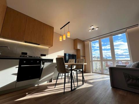 квартира за адресою Степана Бандери вул., 77-Б