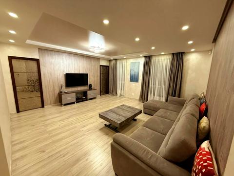 квартира по адресу Левка Лукʼяненка ул. (Василия Жуковского), 16, 18, 20, 24